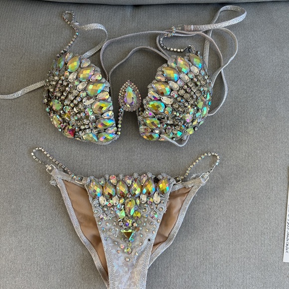 Pro WBFF Competition Bikini Custom by Samba Couture 32D/XS - Picture 1 of 9
